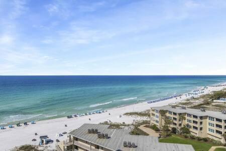 The Scallop By Brightwild-Beachfront Condo Destin Exterior photo