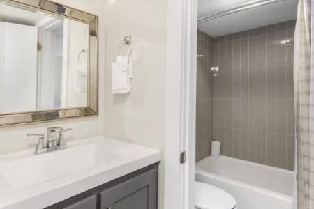 The Scallop By Brightwild-Beachfront Condo Destin Exterior photo