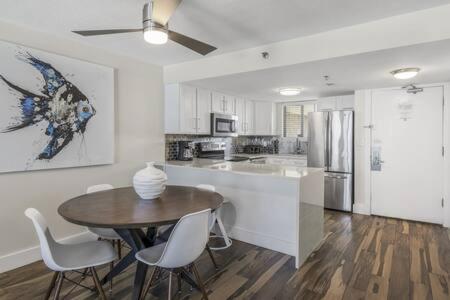 The Scallop By Brightwild-Beachfront Condo Destin Exterior photo